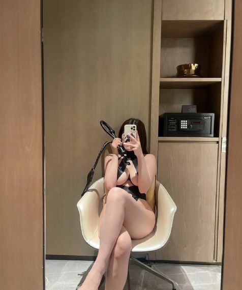 与僧侣的色欲之夜